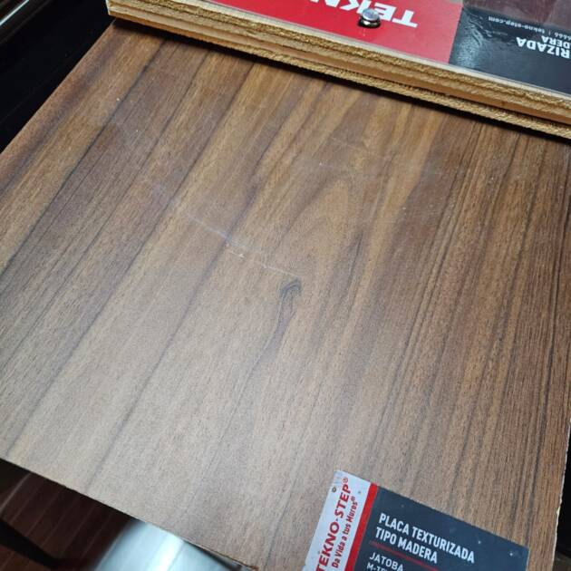 Placa Texturizada Tipo Madera - Jatoba